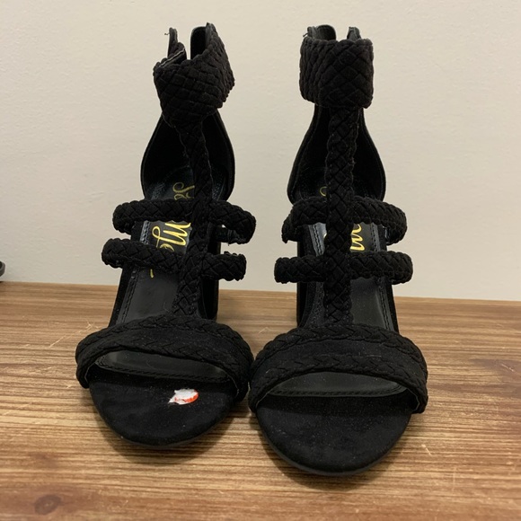 Heels - Picture 2 of 5